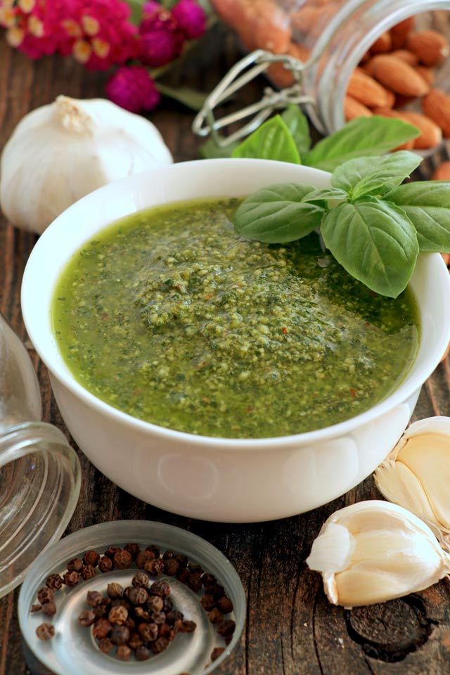 Homemade Pesto Sauce