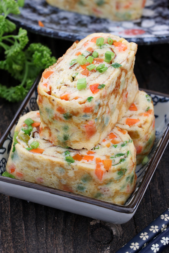 EASY to make Korean Egg Roll (Gyeran Mari) – Takes Two Eggs