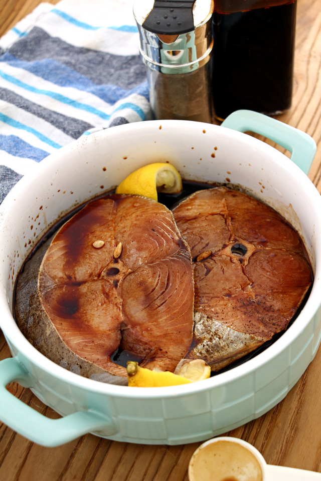 Try this fish steak recipe using Mackerel or Tuna fish, some soy sauce, lemon juice and onions! | www.foxyfolksy.com