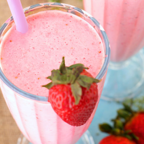 Strawberry Smoothie with Yogurt