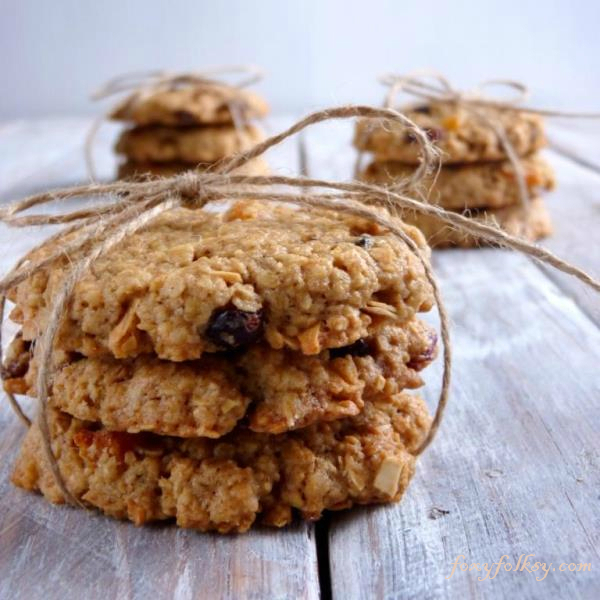 Crunchy and chewy Oatmeal Cookies, with nuts and dried fruits. | www.foxyfolsy.com