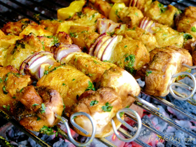 This quick and easy to prepare chicken kebab recipe is made flavorful and savory with curry, chili pepper and other herbs and spices. Perfect addition to your barbecue parties. | www.foxyfolksy.com