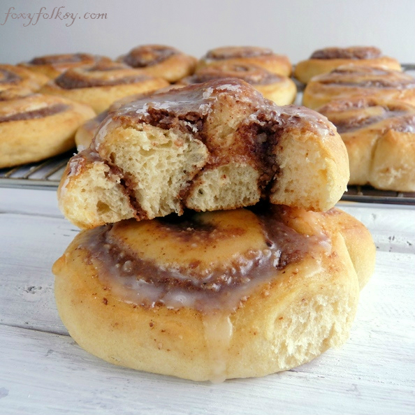 Get ready to be addicted to these traditional south-west German pastry, equivalent to cinnamon rolls but also so much different as it has ground hazelnuts or almonds for fillings! | www.foxyfolksy.com