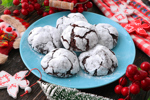 chocolate crinkles as Christmas cookies