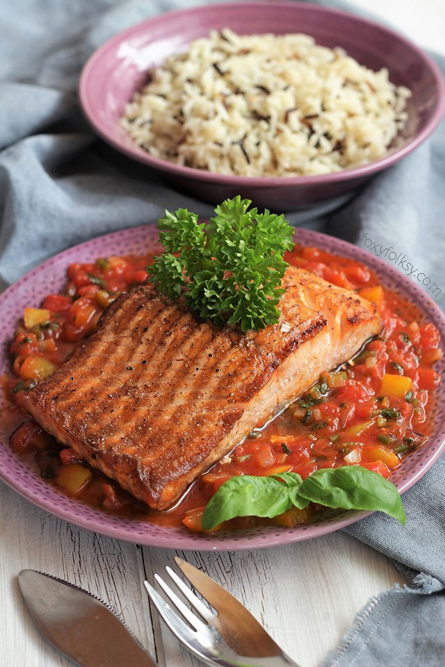 Try this quick and easy recipe of Pan-seared Salmon with tomato-basil sauce. | www.foxyfolksy.com