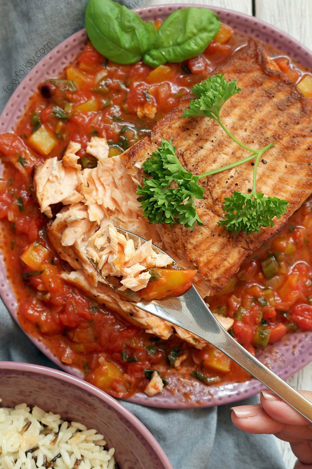 Try this quick and easy recipe of Pan-seared Salmon with tomato-basil sauce. | www.foxyfolksy.com