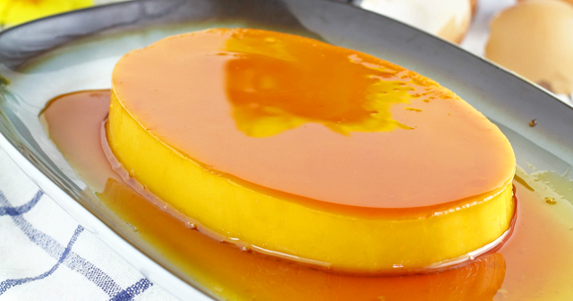 Learn the secret to a perfectly smooth and creamy Leche Flan. Get recipe here! | www.foxyfolksy.com