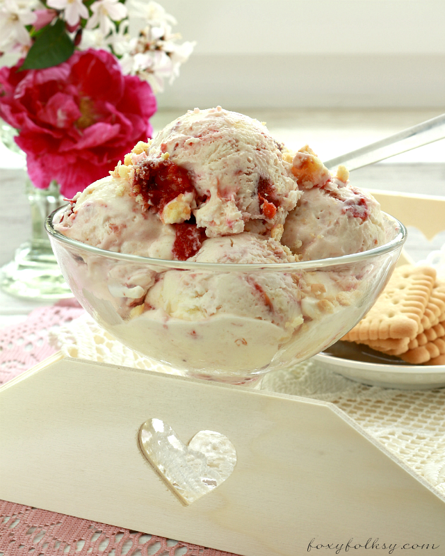 Beat the summer heat! Try this recipe for homemade cheesecake ice cream with cherries without using ice cream maker. It's creamy, tangy and not too sweet! | www.foxyfolksy.com