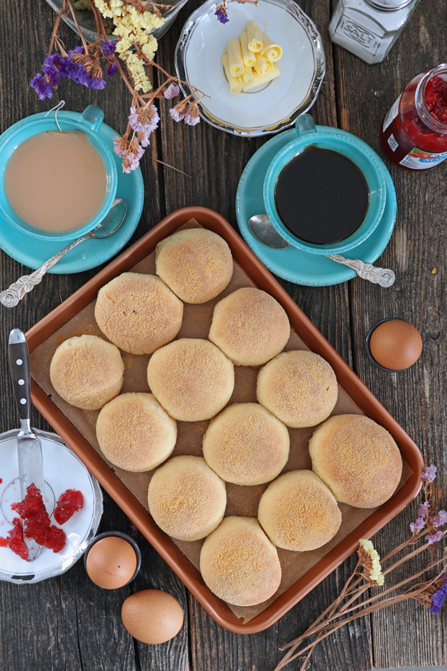 Freshly baked pandesal with coffee of tea for breakfast.