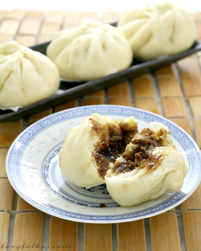 Try this easy recipe for Siopao - Asado (Steamed buns with chicken Asado filling). It also includes a video for the instructions. | www.foxyfolksy.com