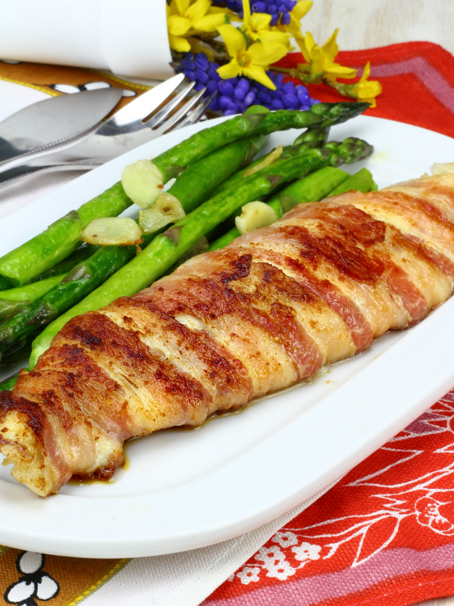 This bacon-wrapped Pangasius fillet is one of the easiest dish you can make with fish yet the tastiest that will surely be loved by young and old alike. | www.foxyfolksy.com 