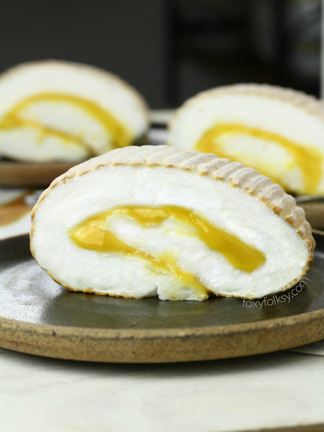 Learn the secret to get that perfect Brazo de Mercedes with meringue that has super fine foamy texture that easily melts in your mouth like magic! | wwwl.foxyfolksy.com