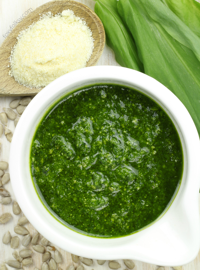 Nutty and garlicky Wild Garlic Pesto. Simply perfect for making pasta, adding flavor to your fish, lamp or beef or simply spreading on your favorite bread. | www.foxyfolksy.com