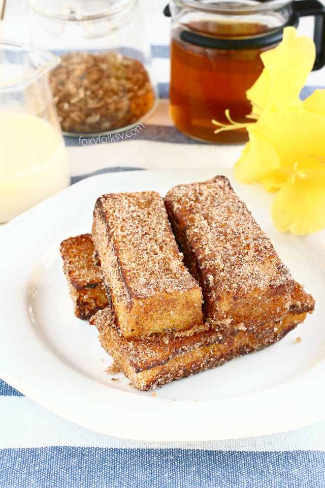 No more soggy french toasts! I am pretty sure you will love these yummy cinnamon french toast sticks! Quick and easy to make, perfect for breakfast! | www.foxyfolksy.com