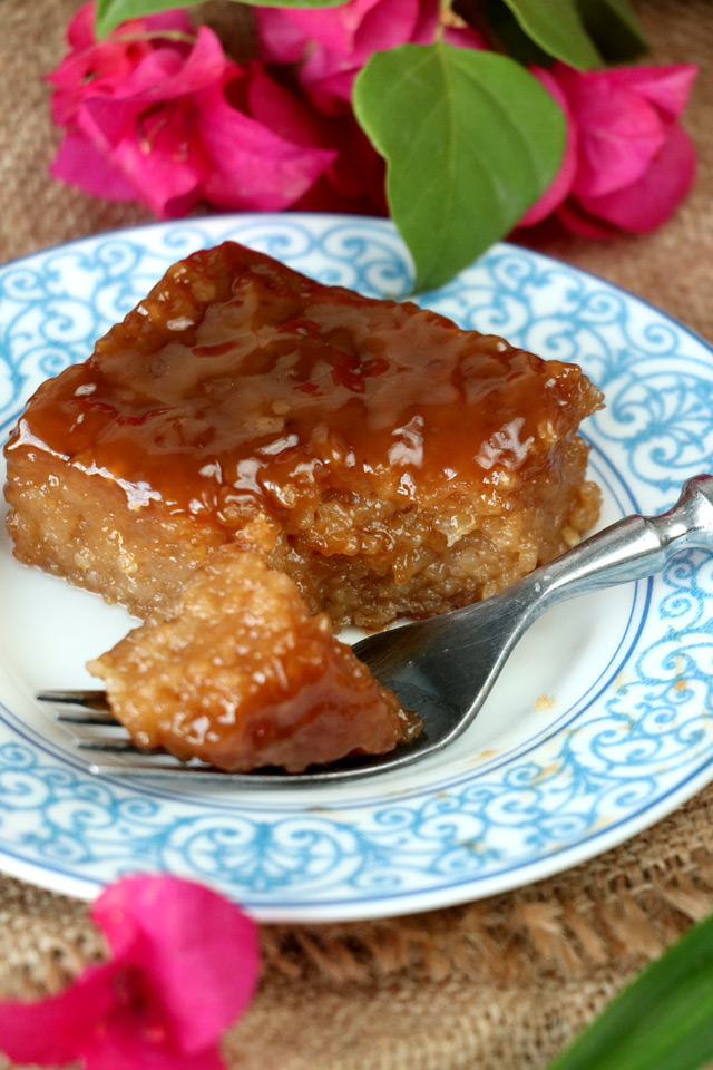 malagkit na kalamay or biko served on a plate