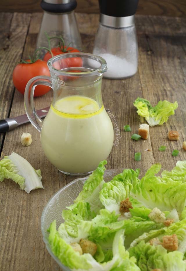Try this simply and very easy homemade Caesar salad dressing. No raw egg needed. | www.foxyfolksy.com