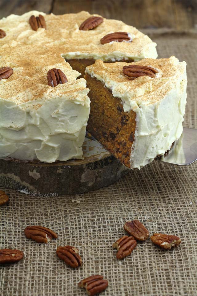 Try this simple recipe for a deliciously moist, nutty and spiced carrot cake. | www.foxyfolksy.com