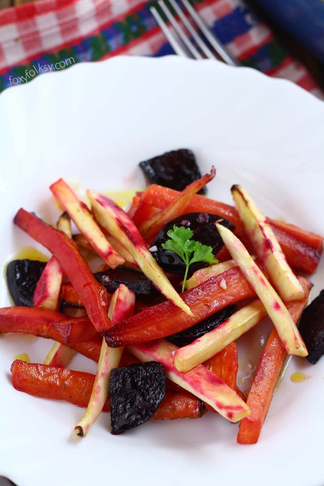 Try this roasted vegetable trio of beets, carrots and parsnips for a perfect side dish or it could also be a meal on its own. Healthy and yummy! | www.foxyfolksy.com