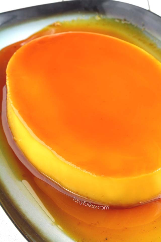 Learn the secret to a perfectly smooth and creamy Leche Flan. Get recipe here! | www.foxyfolksy.com