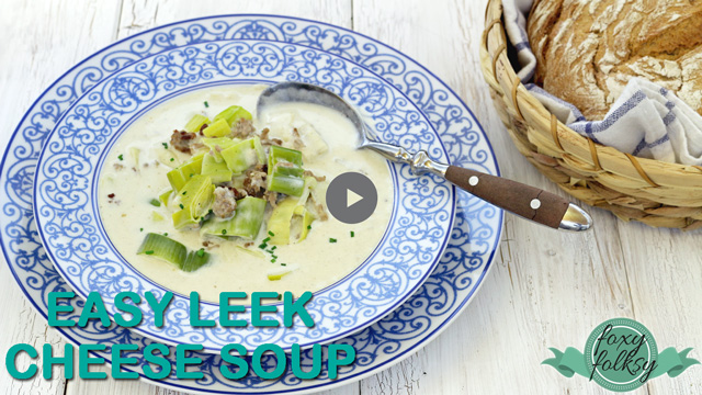 Try this delicious and creamy German Käsesuppe or leek cheese soup. With sauteed ground meat and blue cheese. | www.foxyfolksy.com