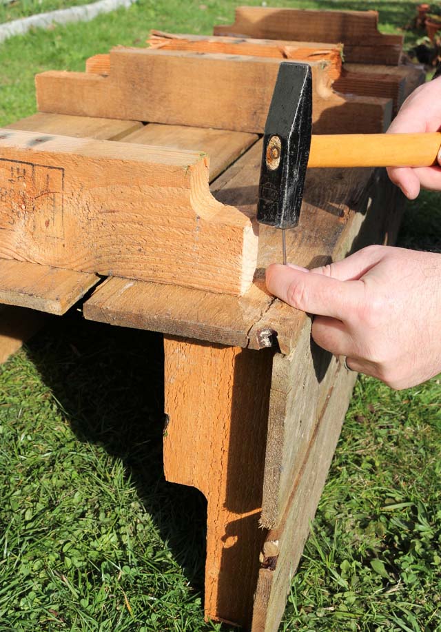 Easy DIY Elevated Planter Box from Pallet. | www.foxyfolksy.com