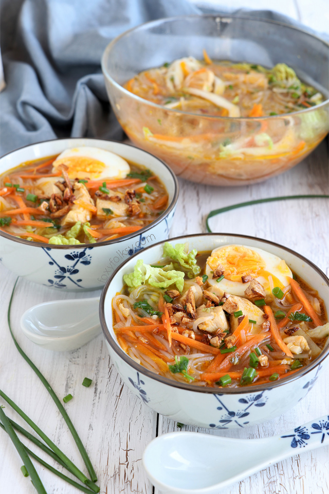 Try this Chicken Sotanghon Soup. A tasty and immune-boosting Filipino chicken soup with slippy cellophane noodles. | www.foxyfolksy.com