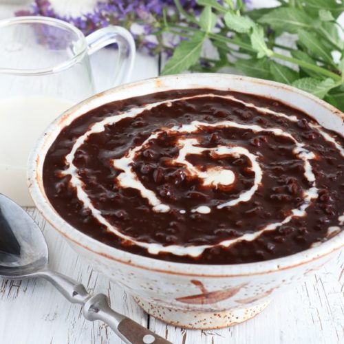 Try Champorado for breakfast. A Filipino sweet porridge made from cocoa and glutinous rice top and served with condensed milk. | www.foxyfolksy.com.