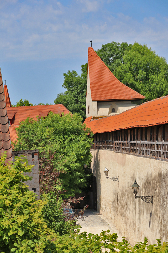 Nördlingen – A quaint walled medieval city unknown to many tourists...