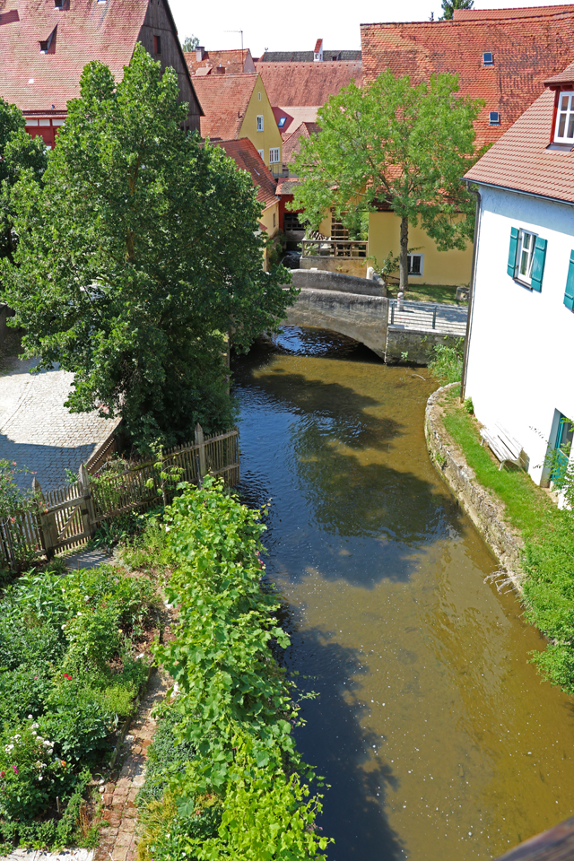 Nördlingen – A quaint walled medieval city unknown to many tourists...