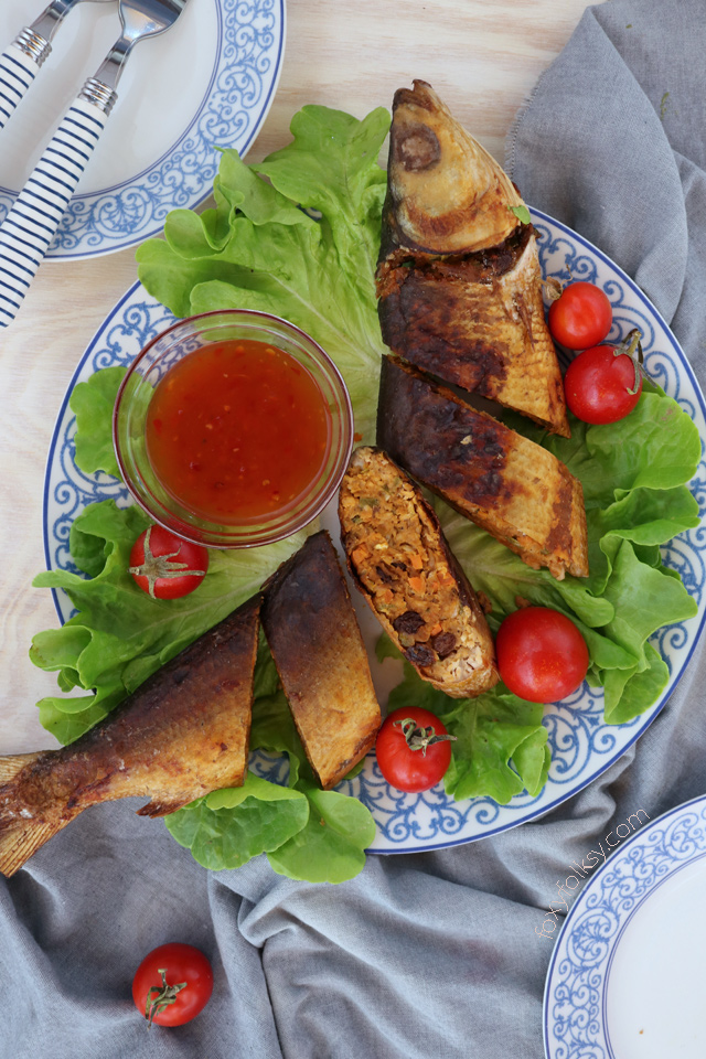 Try this Filipino Stuffed Milkfish or Rellenong Bangus recipe. Deboned, flaked and re-stuffed with vegetables and spices! Baked or fried to golden crisp! | www.foxyfolksy.com