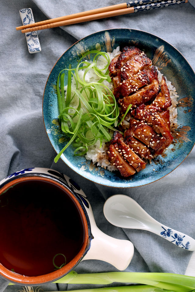 Get this real simple Teriyaki Chicken recipe. It can never get easier than this! | www.foxyfolksy.com