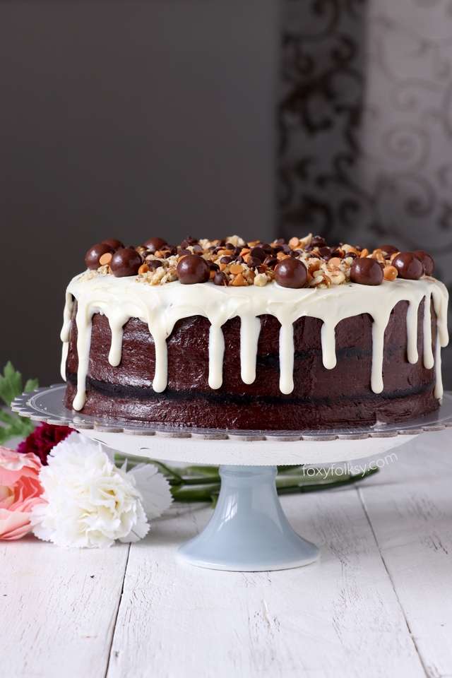 Try this Bare Chocolate Drip Cake, a perfect gift for yourself or loved ones for any occasions. Moist, dense, rich chocolate cake covered in yummy chocolate buttercream frosting, dripping with chocolate or white chocolate ganache and more! | www.foxyfolksy.com