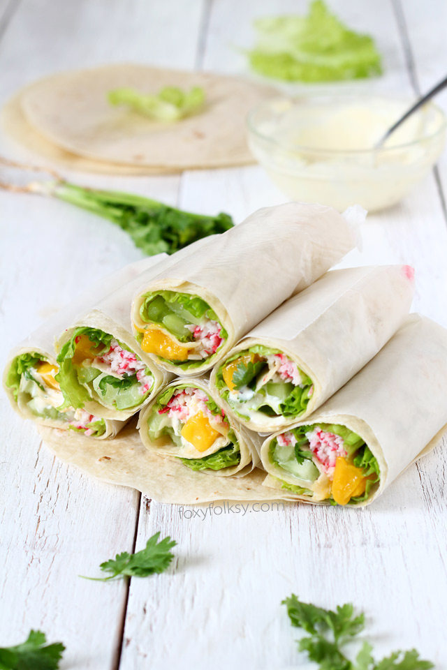 Try this very light and refreshing California Roll wrap with surimi and ripe mango and other healthy greens | www.foxyfolksy.com