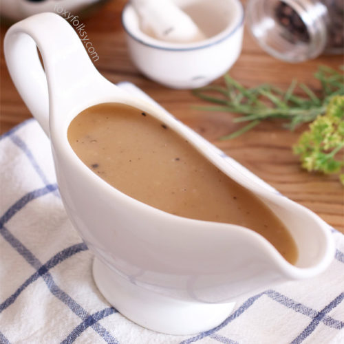 Homemade Gravy Recipe- It never gets easier than this. | www.foxyfolksy.com