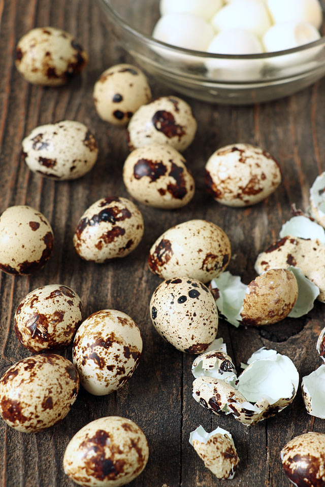 How to boil and peel quail eggs easily and quickly.