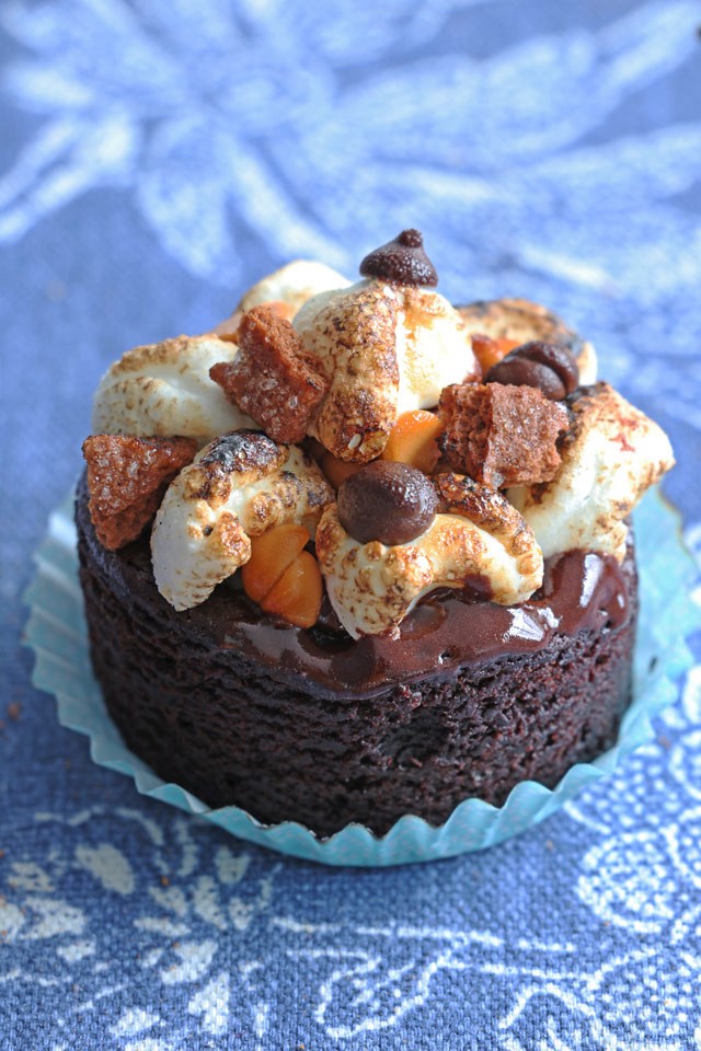 Mini S'Mores Cakes by Foxy Folksy