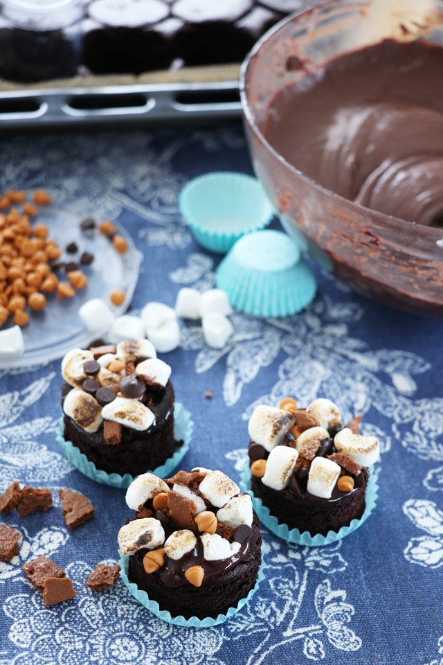 Mini S'Mores Cakes by Foxy Folksy