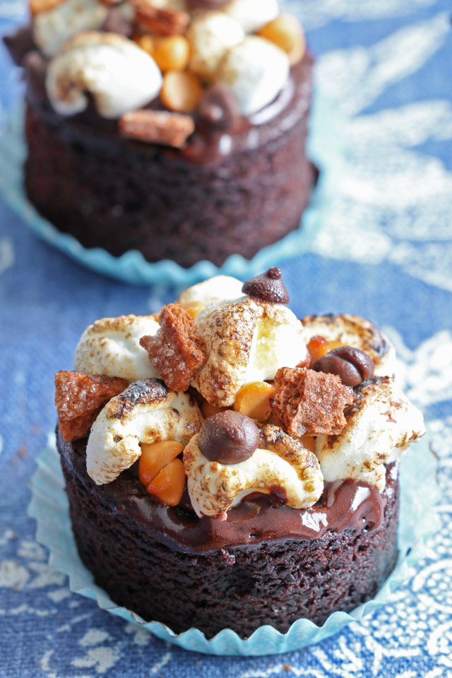 Mini S'Mores Cakes by Foxy Folksy