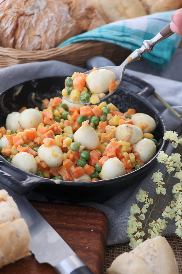 BUTTERED VEGETABLES WITH QUAIL EGGS RECIPE