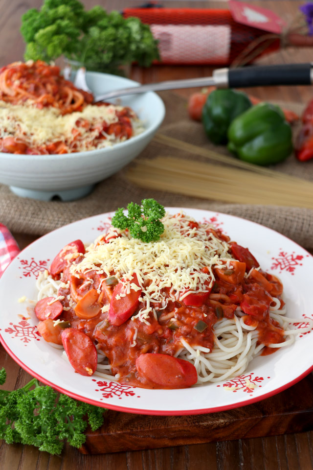 Sweet-style Filipino Spaghetti with Corned Beef - Foxy Folksy