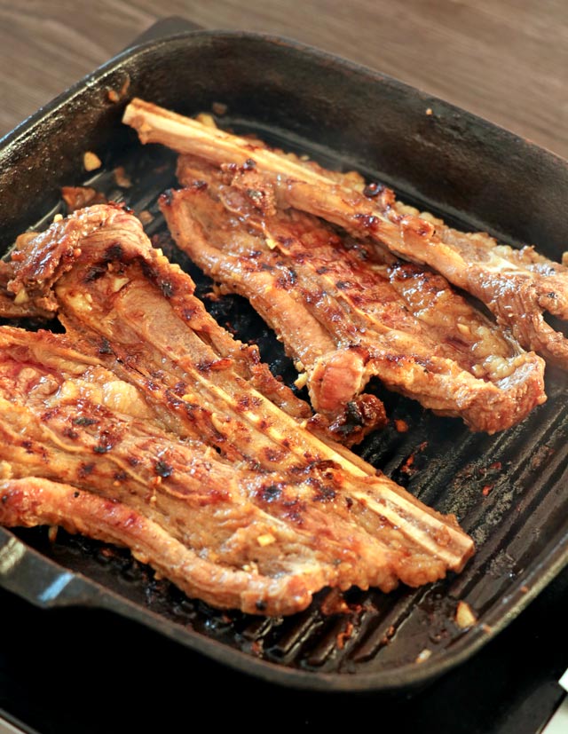 Beef Kalbi grilled on a oventop griddle