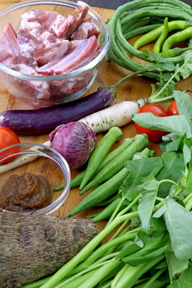 Ingredients for Sinigang na Baboy : pork, tamarind, gabi, okra, kangkong, tomato, sitaw