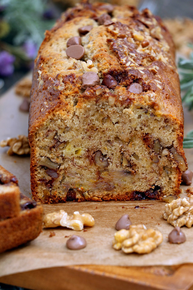 Moist banana breaf loaf with walnuts and chocolate chips