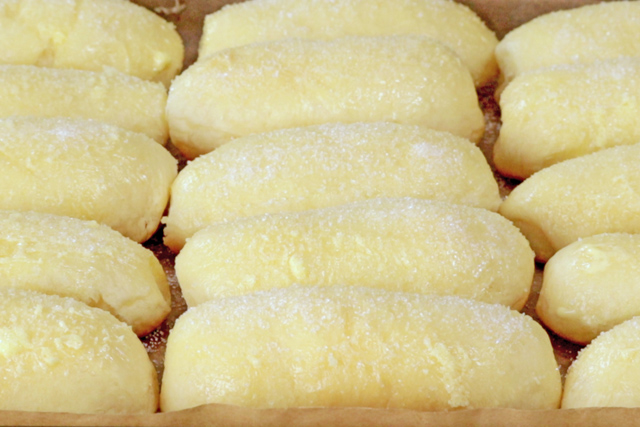 Freshly baked chhese rolls.