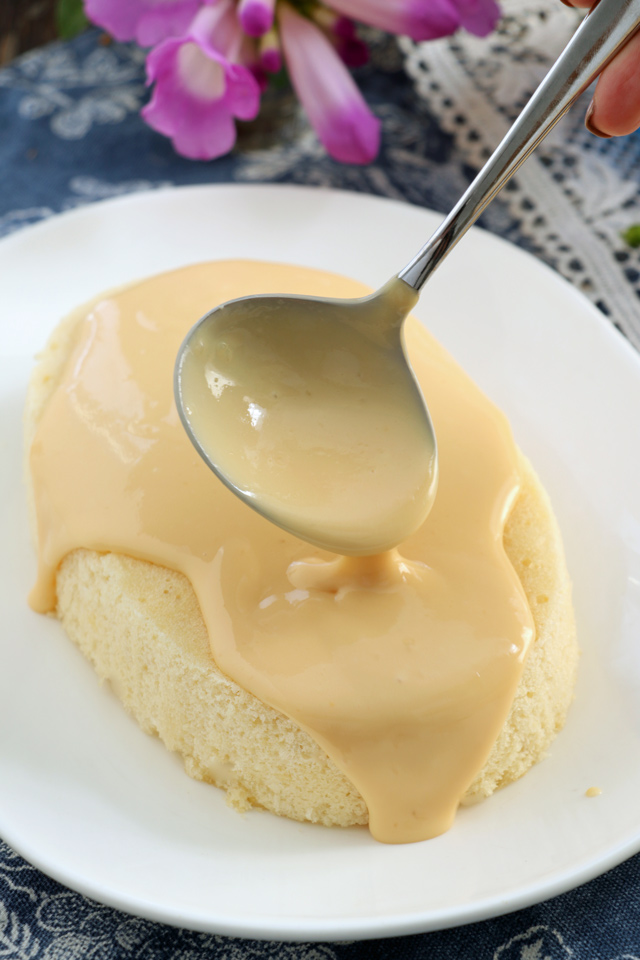 Sweet creamy sauce made from milk, egg, and condensed milk.