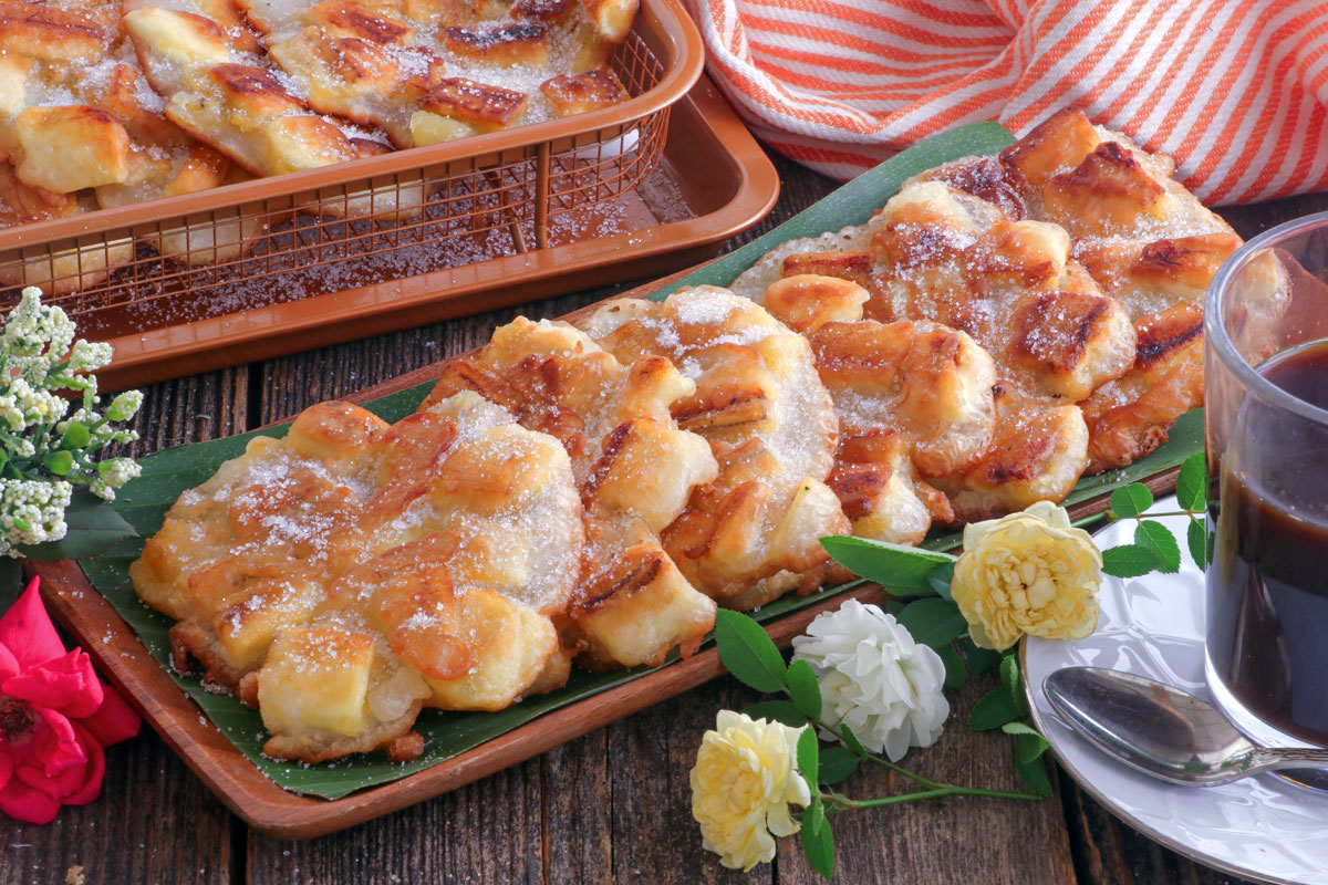 Maruya Recipe - Fried banana coated in batter then sprinkled with sugar.