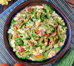 Ginisang Ampalaya - Foxy Folksy