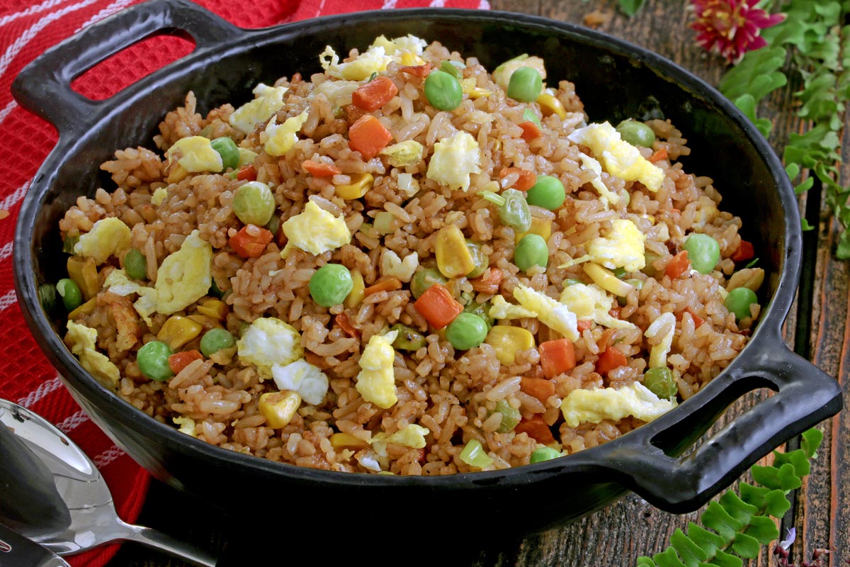 Fried rice with vegetables and eggs.