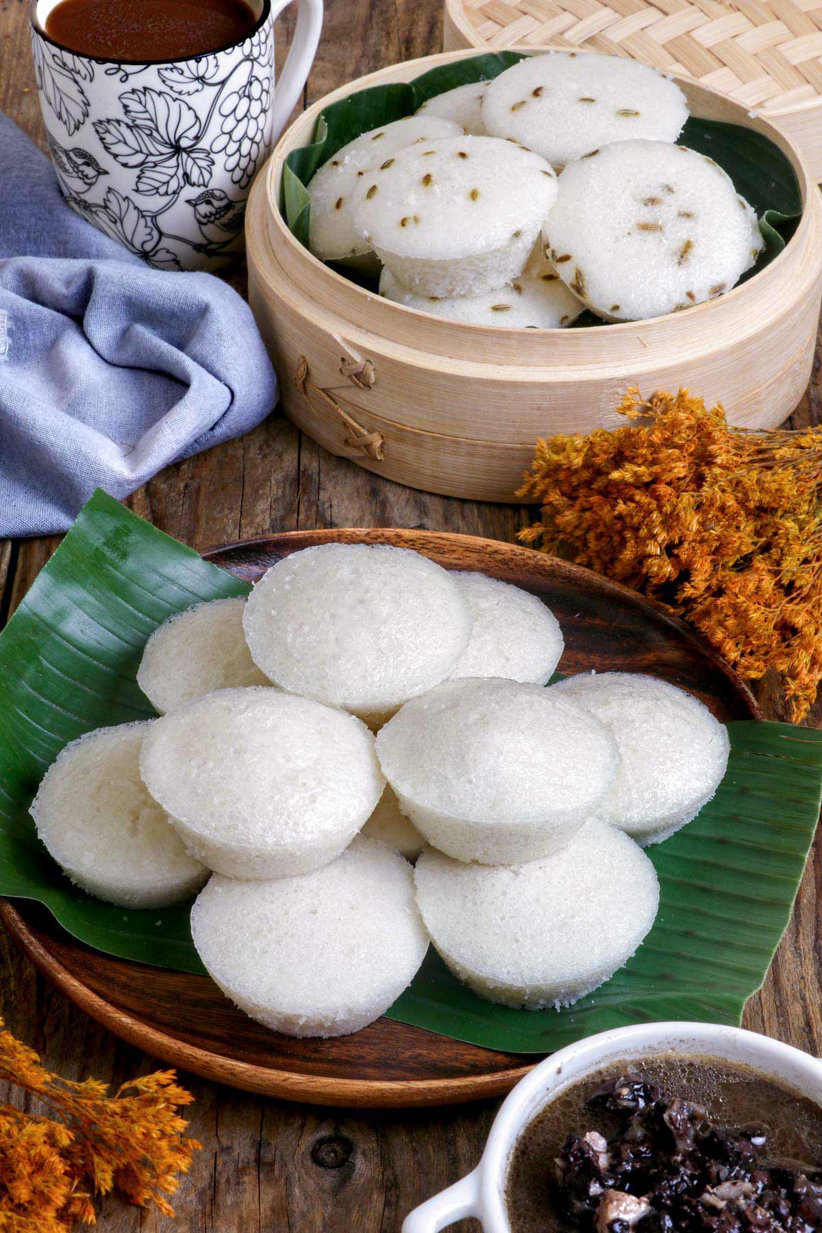 Putong Puti or Putong Bigas made from rice flour.