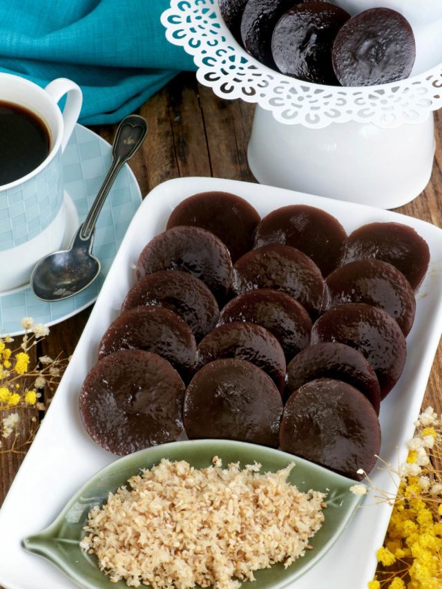 This Black Kutsinta is soft and chewy with a richer, caramelized, smoky flavor.